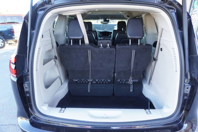 2022 Chrysler Pacifica Touring L