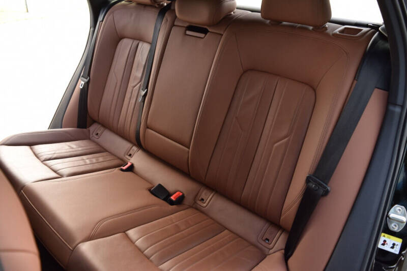 2022 Audi e-tron quattro Premium