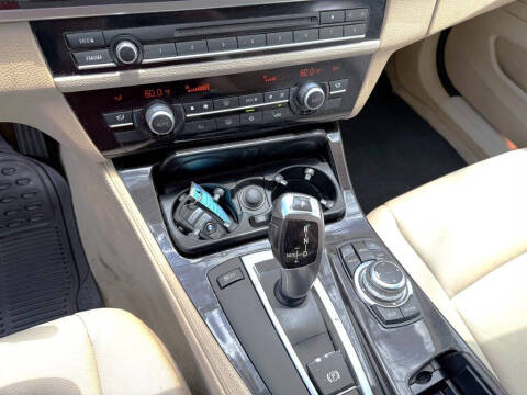 2011 BMW 5 Series 528i