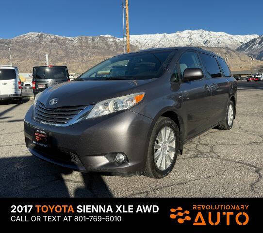 2017 Toyota Sienna XLE's photo