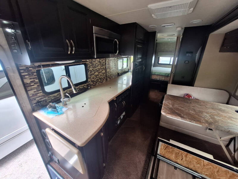 2016 NeXus RV Phantom 325C