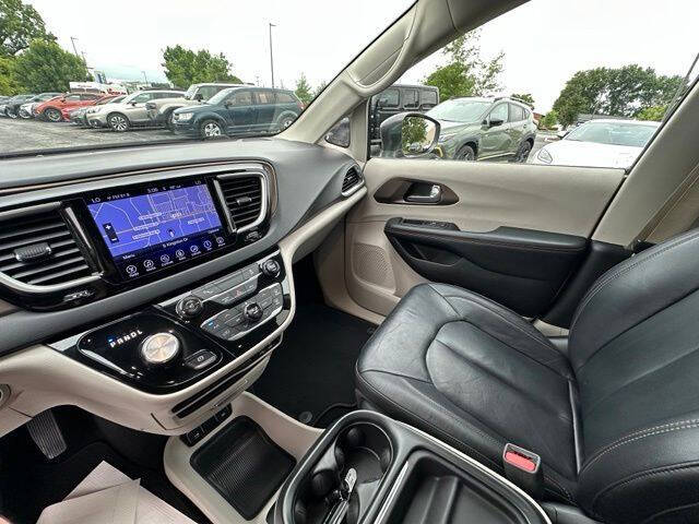 2017 Chrysler Pacifica Touring-L