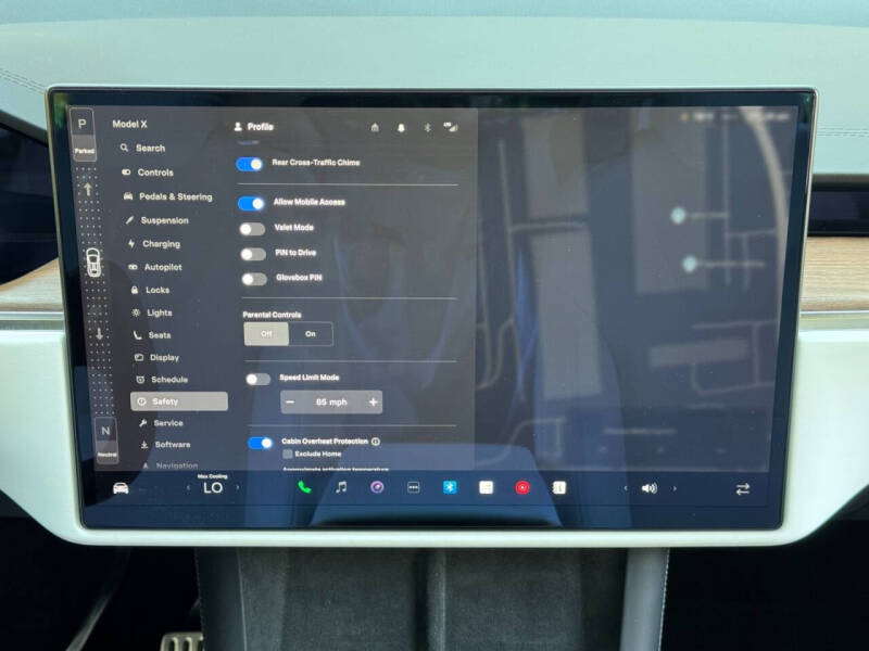 2023 Tesla Model X Standard Range