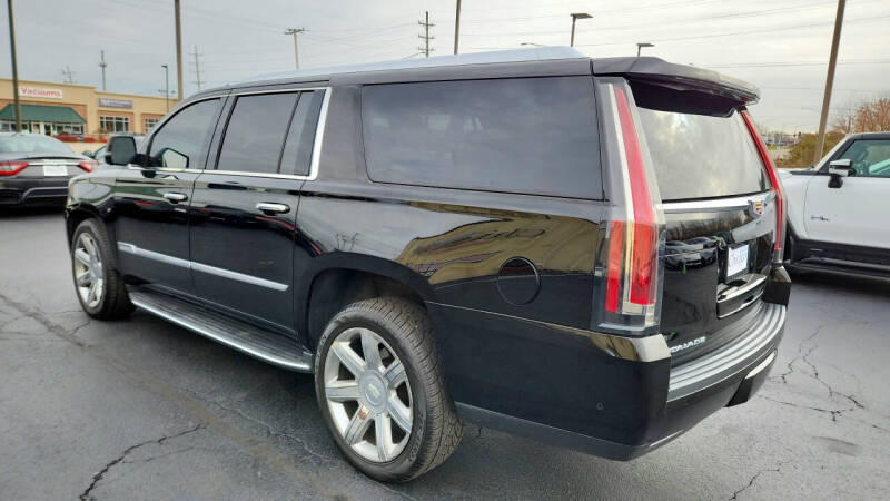 2018 Cadillac Escalade ESV Luxury