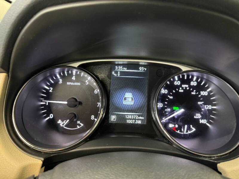 2016 Nissan Rogue SV
