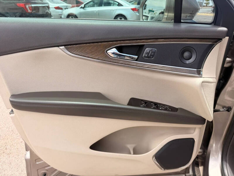 2019 Lincoln Nautilus Reserve