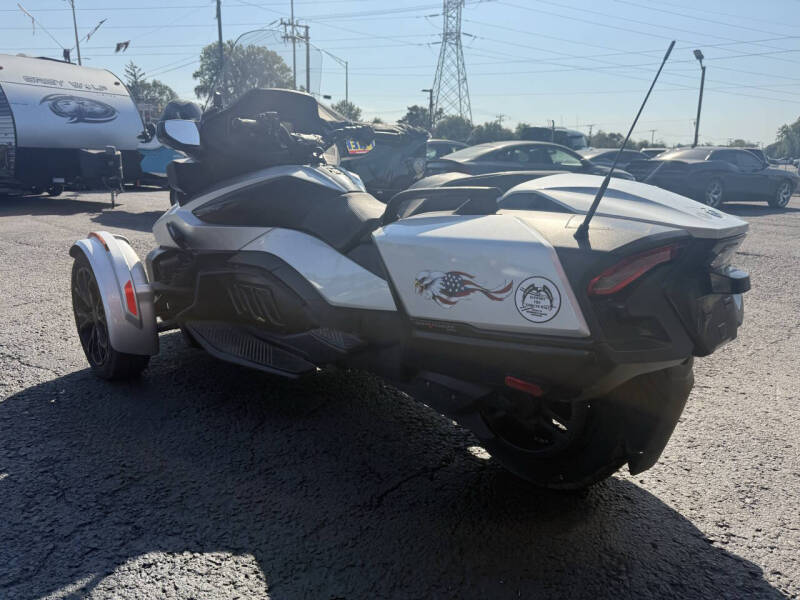 2023 Can-Am Spyder RT