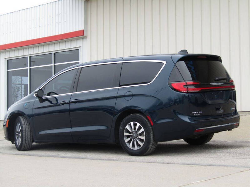 2023 Chrysler Pacifica Plug-In Hybrid Touring L