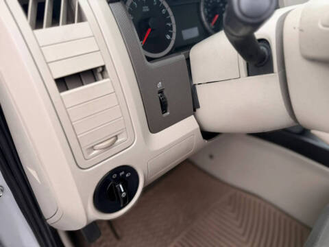 2010 Ford Escape XLS