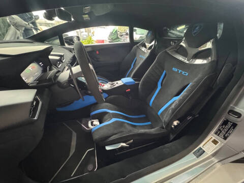 2023 Lamborghini Huracan STO