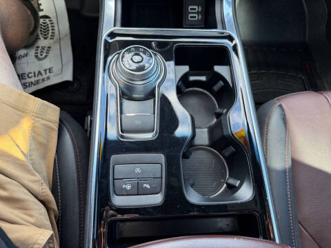 2020 Ford Edge Titanium