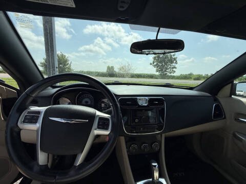 2013 Chrysler 200 Touring