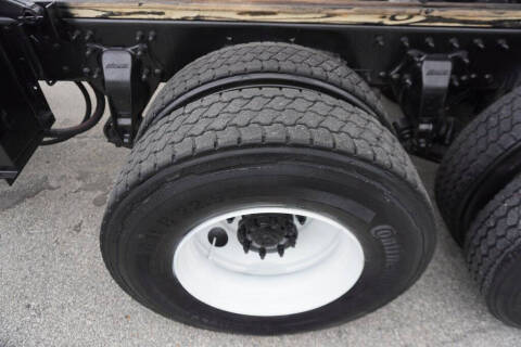 2015 Freightliner M2 106