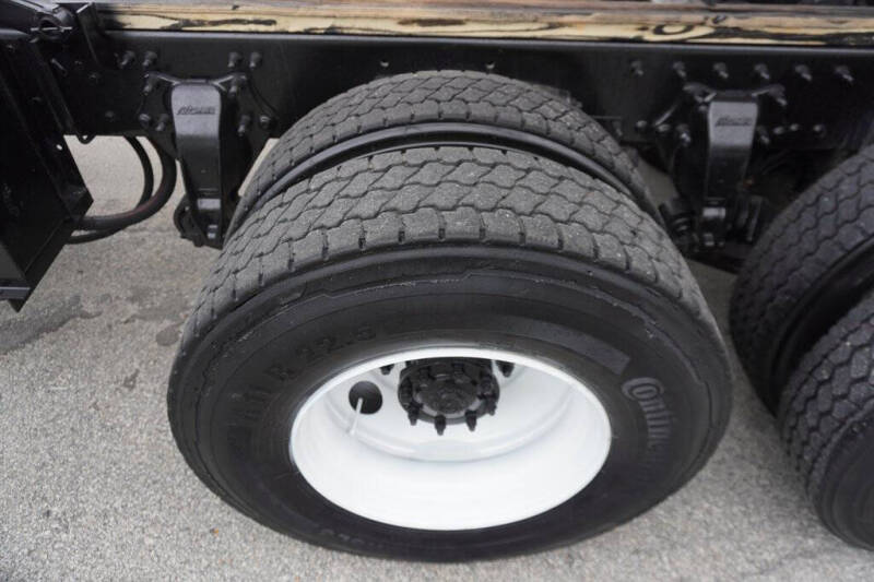 2015 Freightliner M2 106