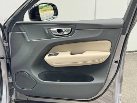 2026 Volvo XC60 B5 Core