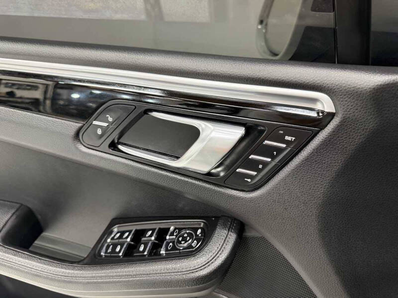 2017 Porsche Macan
