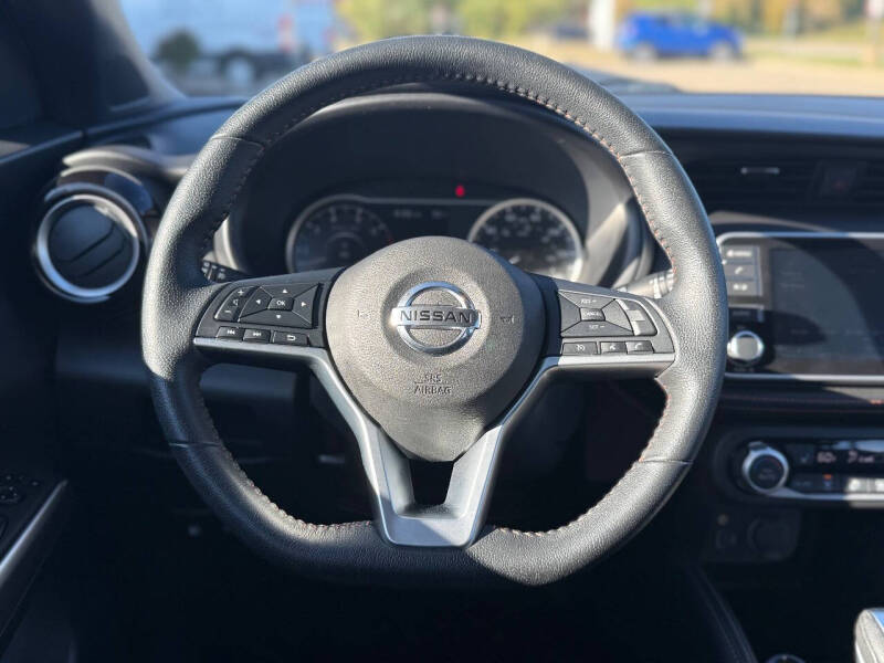 2020 Nissan Kicks SR