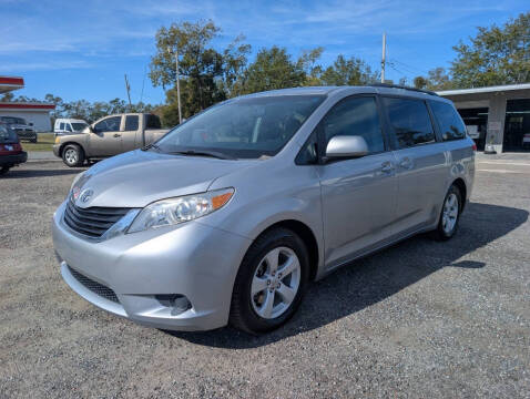 2011 Toyota Sienna LE 7-Passenger Auto Access Seat