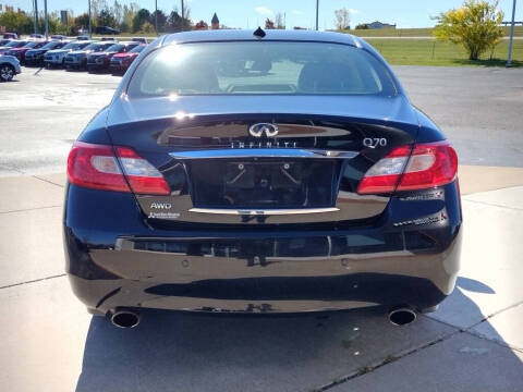 2014 Infiniti Q70 3.7