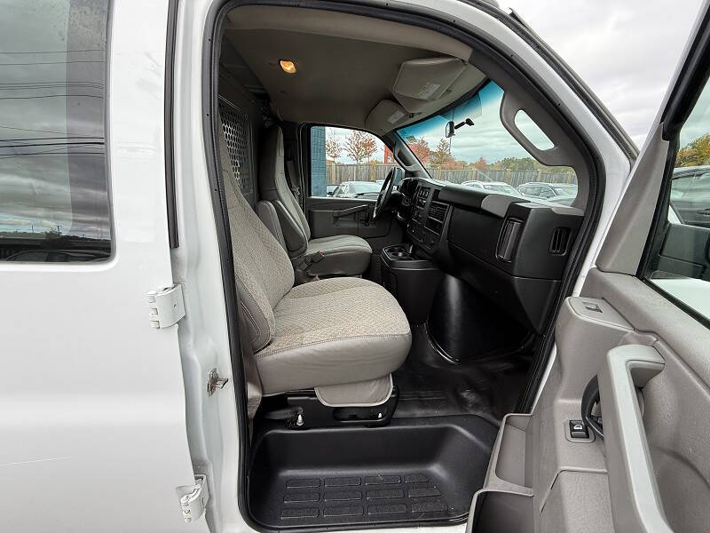 2017 GMC Savana 2500