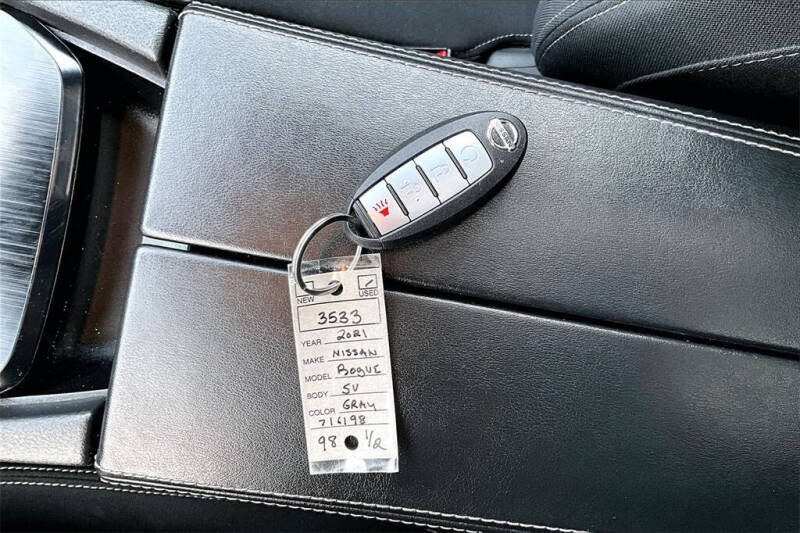 2021 Nissan Rogue SV