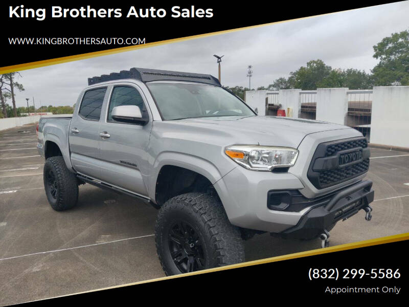 2020 Toyota Tacoma SR's photo
