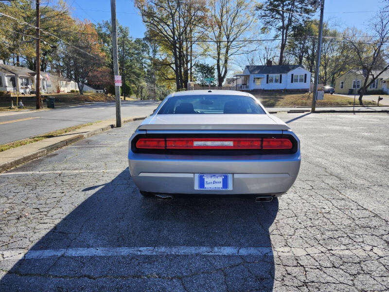 2013 Dodge Challenger SXT