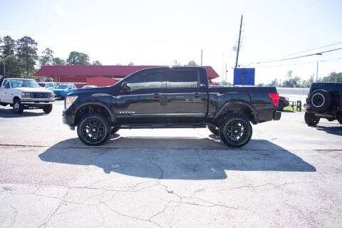 2017 Nissan Titan SV