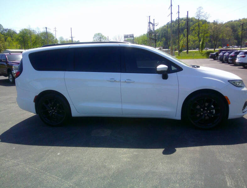 2023 Chrysler Pacifica Touring L