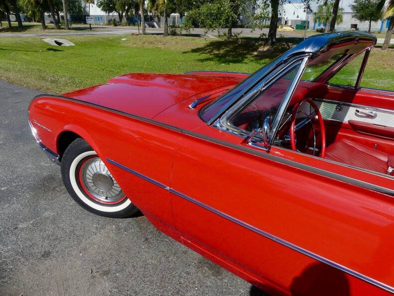 1962 Ford Thunderbird