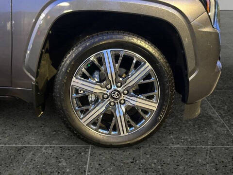 2025 Toyota Sequoia SR5