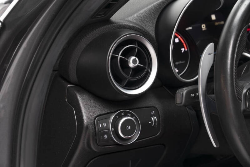 2022 Alfa Romeo Giulia Veloce