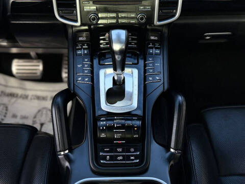 2017 Porsche Cayenne Turbo