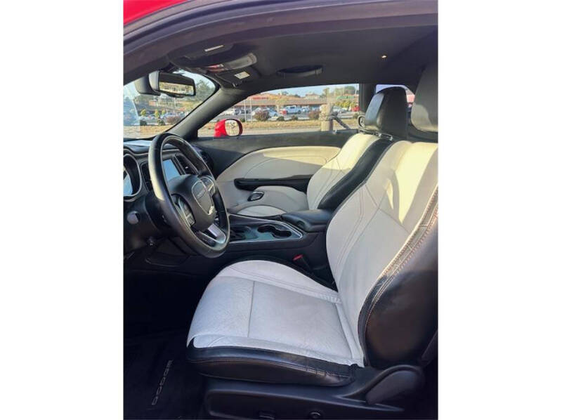 2015 Dodge Challenger SXT Plus