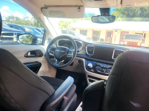 2017 Chrysler Pacifica Touring