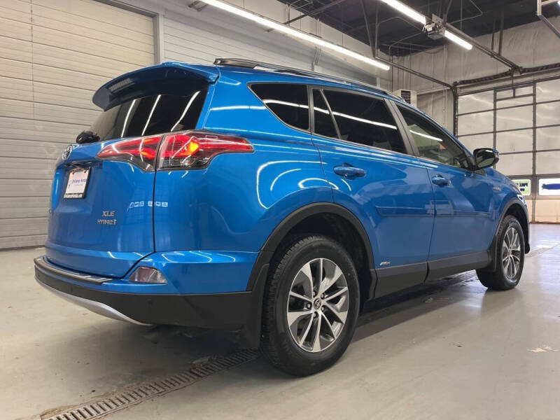 2017 Toyota RAV4 Hybrid XLE