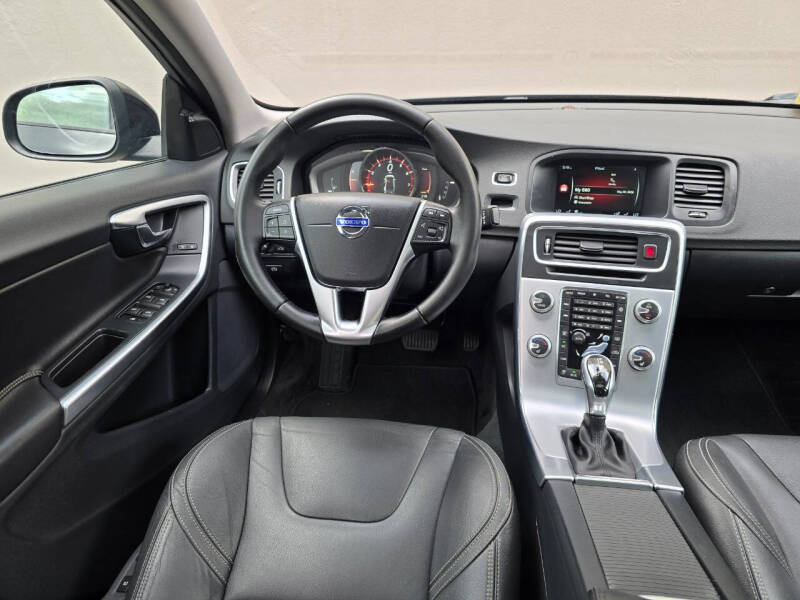 2017 Volvo S60 T5 Dynamic
