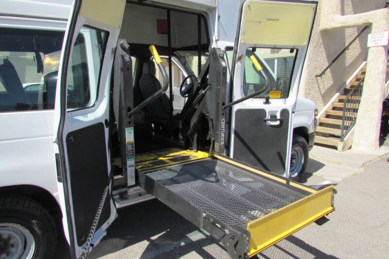 2011 Ford E-Series E-350 SD