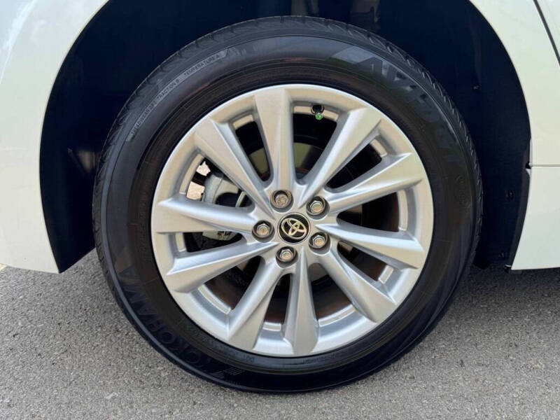 2024 Toyota Corolla Hatchback SE