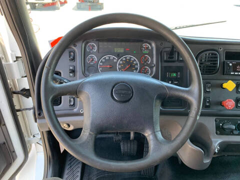 2015 Freightliner M2 106