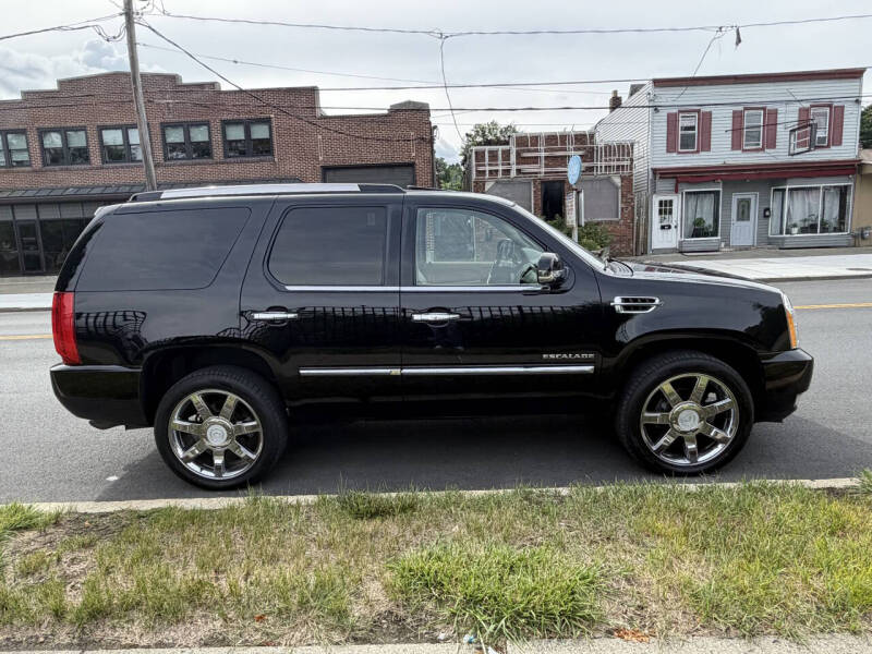 2011 Cadillac Escalade Premium