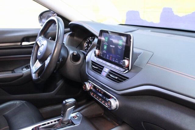 2022 Nissan Altima 2.5 SR