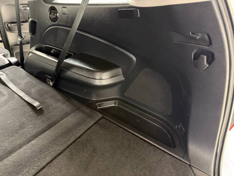 2019 Honda Pilot Touring w/Rear Captain's Chairs