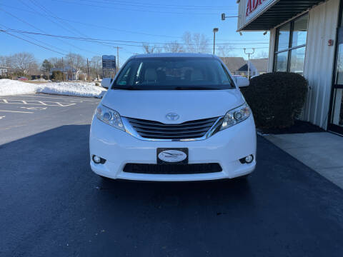 2012 Toyota Sienna XLE Mobility 7-Passenger