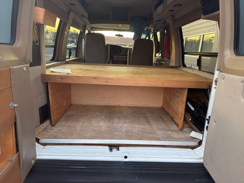 2000 Dodge Ram Van 1500