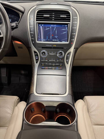 2020 Lincoln Nautilus Reserve