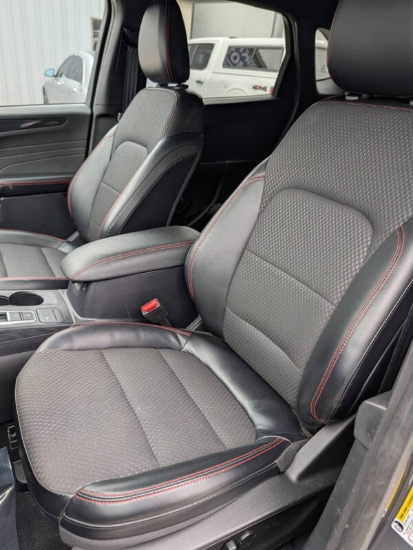 2023 Ford Escape Hybrid ST-Line Select