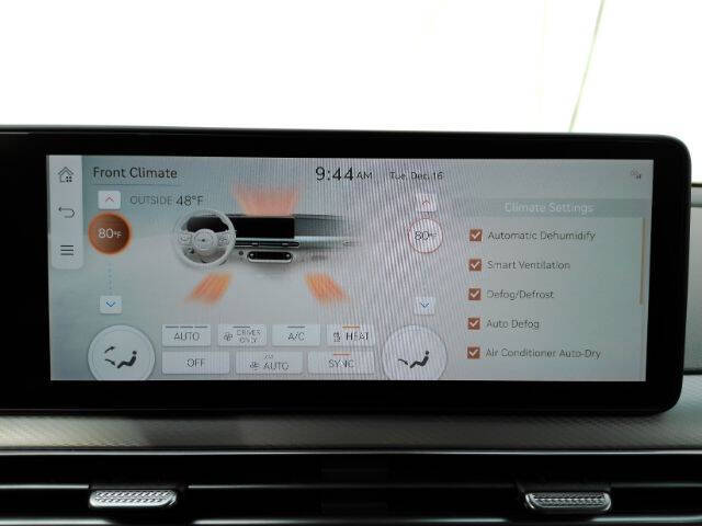 2024 Genesis GV60 Standard