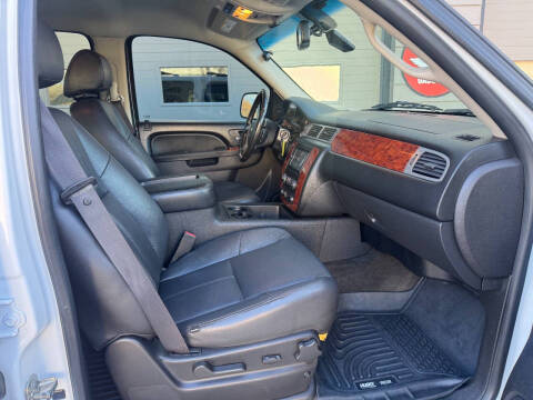 2012 Chevrolet Avalanche LS