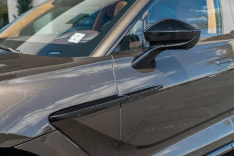 2021 Aston Martin DBX